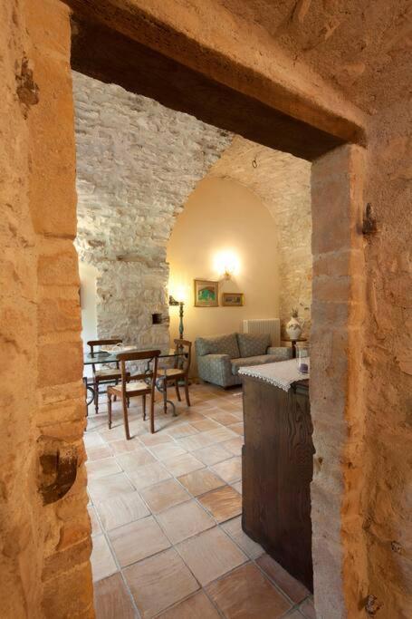 All Stone Horse Stable Converted To Elegant Apartment - Baltimora Spoleto Bagian luar foto